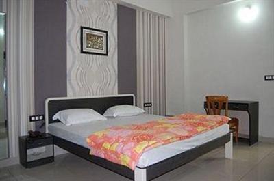 фото отеля Everest International Hotel & Restaurant