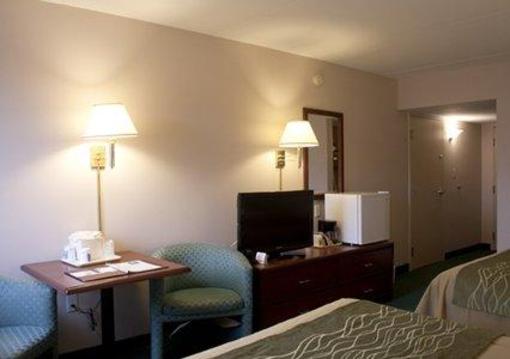 фото отеля Comfort Inn Moose Jaw