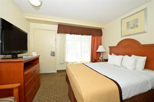 фото отеля Best Western Plus Holiday Sands Inn & Suites