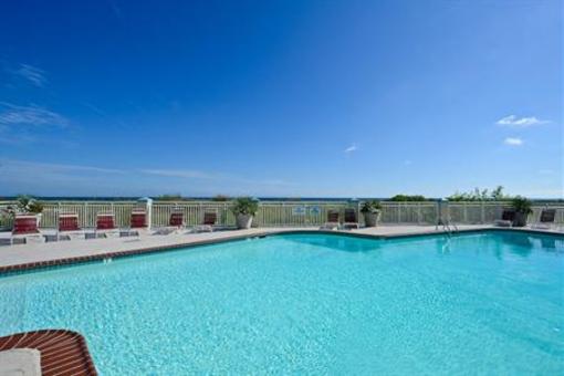 фото отеля Best Western Plus Holiday Sands Inn & Suites