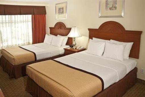 фото отеля Best Western Plus Holiday Sands Inn & Suites
