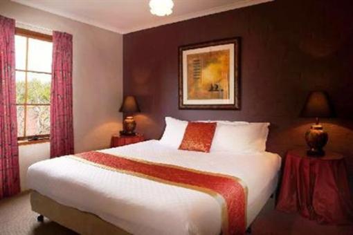фото отеля Fiona's Bed and Breakfast - Launceston B&B