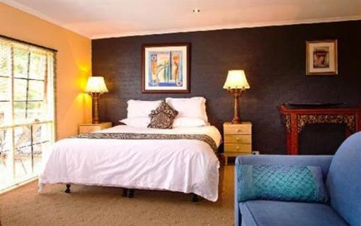 фото отеля Fiona's Bed and Breakfast - Launceston B&B