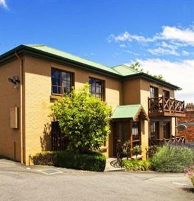 фото отеля Fiona's Bed and Breakfast - Launceston B&B
