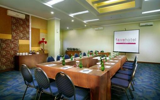 фото отеля Favehotel Kusumanegara