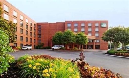 фото отеля GuestHouse Inn & Suites Nashville/Music Valley