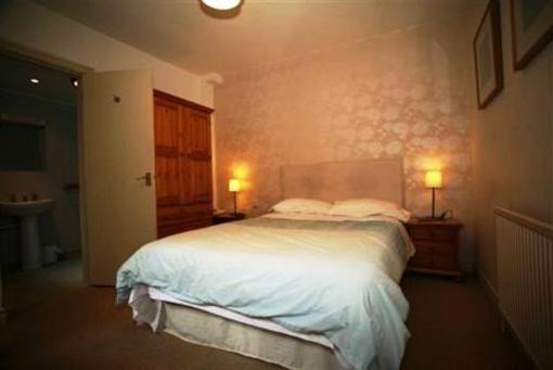 фото отеля Blossoms Guest House York