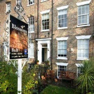 фото отеля Blossoms Guest House York
