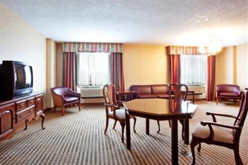 фото отеля Holiday Inn Select Lynchburg