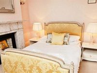 Rosebery Hotel