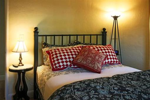 фото отеля Camellia Inn Healdsburg