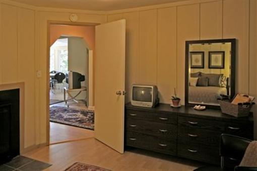 фото отеля Camellia Inn Healdsburg