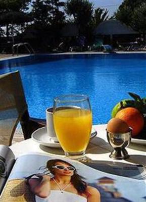 фото отеля Holiday Beach Resort