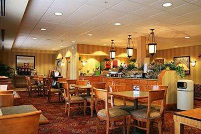 фото отеля Hampton Inn Massillon