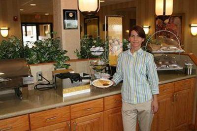 фото отеля Hampton Inn Massillon