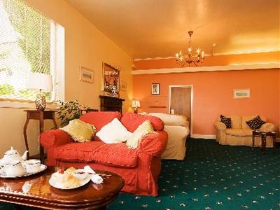 фото отеля Hannafore Point Hotel