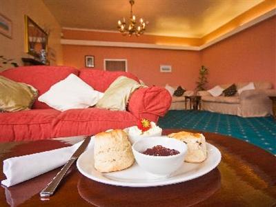 фото отеля Hannafore Point Hotel