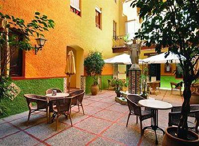 фото отеля Hostal Loreto Denia