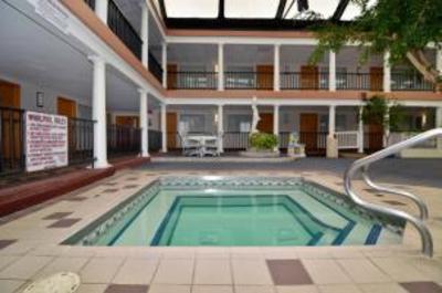 фото отеля BEST WESTERN Naples Inn & Suites