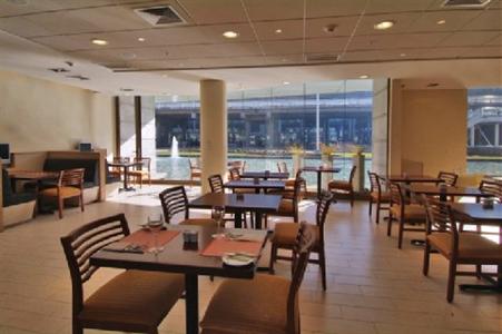 фото отеля Holiday Inn Santiago Airport