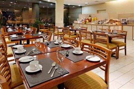 фото отеля Holiday Inn Santiago Airport