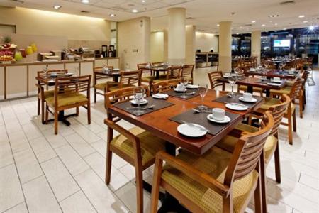 фото отеля Holiday Inn Santiago Airport