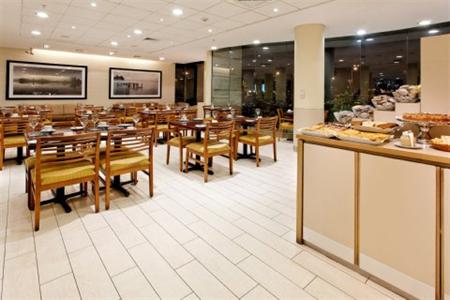 фото отеля Holiday Inn Santiago Airport
