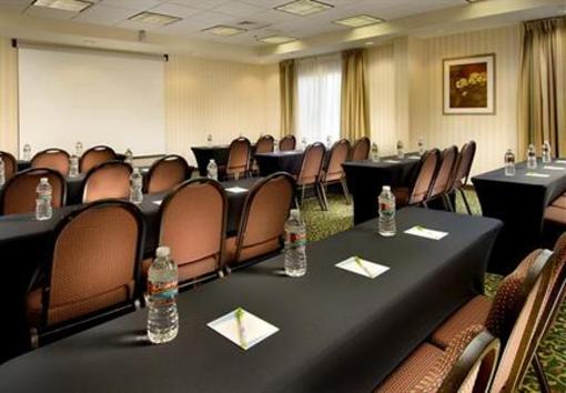 фото отеля Fairfield Inn & Suites Marshall