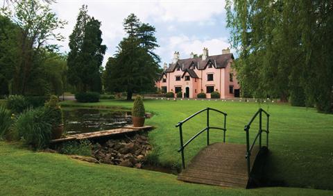 фото отеля BEST WESTERN Cwrt Bleddyn Hotel & Spa