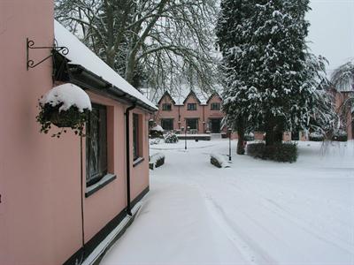 фото отеля BEST WESTERN Cwrt Bleddyn Hotel & Spa