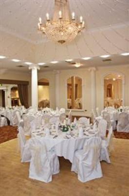 фото отеля BEST WESTERN Cwrt Bleddyn Hotel & Spa