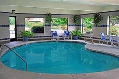 фото отеля Oxford Suites Portland - Jantzen Beach