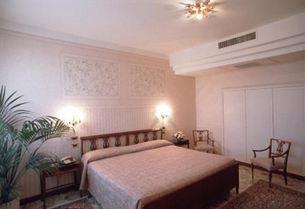 фото отеля Astra Hotel Ferrara