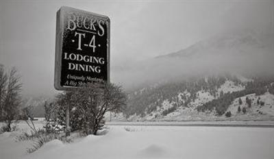 фото отеля Buck's T-4 Lodge