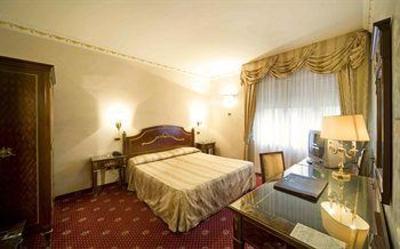 фото отеля Hotel Stendhal Parma