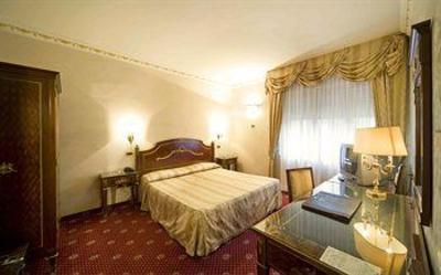 фото отеля Hotel Stendhal Parma