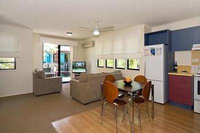 фото отеля Australis Noosa Lakes Resort