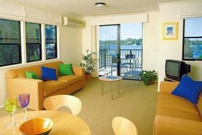 фото отеля Australis Noosa Lakes Resort