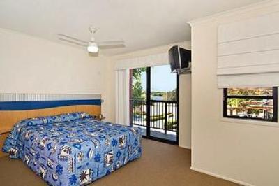 фото отеля Australis Noosa Lakes Resort