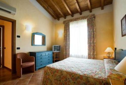фото отеля Residence Castello Belvedere Desenzano del Garda