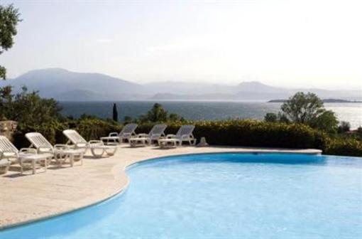 фото отеля Residence Castello Belvedere Desenzano del Garda