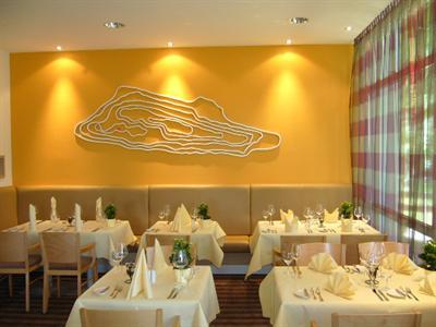 фото отеля Park Inn by Radisson Bielefeld