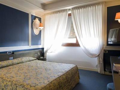фото отеля Grande Albergo Roma