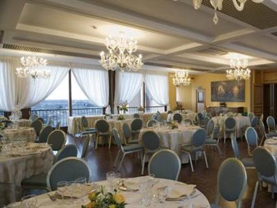 фото отеля Grande Albergo Roma