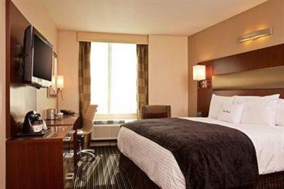 фото отеля Doubletree Hotel New York City-Financial District