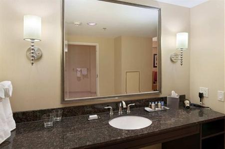 фото отеля Doubletree by Hilton Detroit Downtown - Fort Shelby