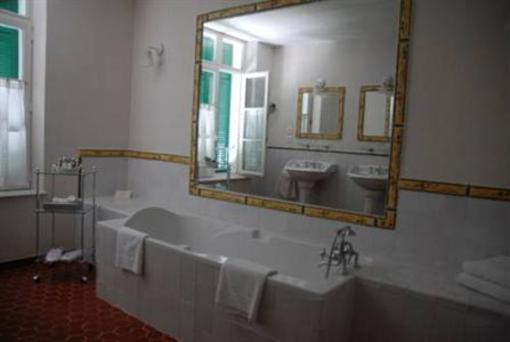 фото отеля Domaine De Chateauneuf Hotel Nans-les-Pins