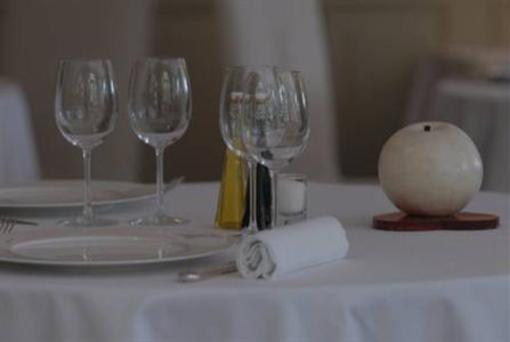 фото отеля Domaine De Chateauneuf Hotel Nans-les-Pins