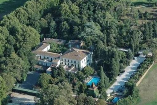 фото отеля Domaine De Chateauneuf Hotel Nans-les-Pins