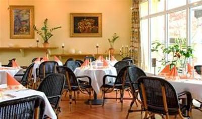 фото отеля Hotel Hoppegarten Berlin